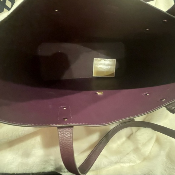 Michael Kors deep purple tote with gold closure and leather tag - Picture 4 of 6